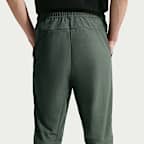 Pants de tejido Knit Dri-FIT Shori para hombre Nike Tech