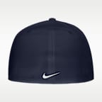 Gorra universitaria Nike Dri-FIT ajustada para hombre UConn