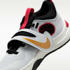 Nike Team Hustle D 11 Younger Kids' Shoes