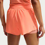 Shorts da running 2 in 1 a vita media Dri-FIT 8 cm Nike Swift – Donna