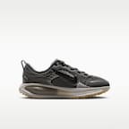 ナイキ ボメロ 18 ジュニア ロード ランニングシューズ