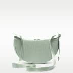 กระเป๋าพาดลำตัวทรงพระจันทร์เสี้ยว Nike Aura (4 ล.)