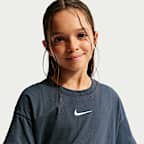 Nike Sportswear Essential Older Kids' (Girls') T-Shirt