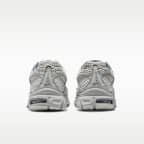 รองเท้าผู้ชาย Nike Air Max Moto 2K