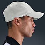 Nike Dri-FIT Club Unstructured Metal Swoosh Cap