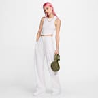 กระเป๋าพาดลำตัว Nike Aura (2 ล.)