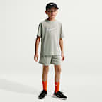 Nike Multi Dri-FIT Kısa Kollu Genç Çocuk (Erkek) Antrenman Üstü