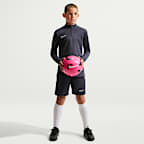 Playera de entrenamiento de fútbol de manga larga Dri-FIT de cierre 1/4 para niños talla grande Nike Academy