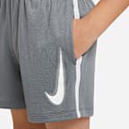 Shorts de entrenamiento con gráfico Dri-FIT para niño talla grande Nike Multi