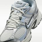 Γυναικεία παπούτσια Nike V5 RNR με ανακλαστικές λεπτομέρειες