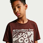 Playera Dri-FIT Topography para niños talla grande Nike ACG