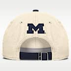 Gorra universitaria marca Jordan ajustable para hombre Michigan Primetime 2-Tone Club
