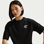 Nike Sportswear Women's Oversized Mid-Cropped T-Shirt