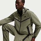 Chamarra Windrunner Nike Tech Dri-FIT de tejido Woven y cierre completo para hombre