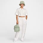 Nike Sportswear Futura 人造毛皮迷你背包 (6 公升)