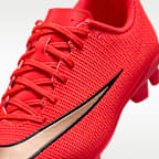 Nike Jr. Mercurial Vapor 17 Club Older Kids' Multi-Ground Low-Top Football Boots