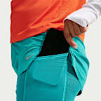 Shorts de correr Dri-FIT de tiro medio 2 en 1 para mujer Nike Swift