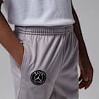 Paris Saint-Germain Strike Night Edition Younger Kids' Jordan Dri-FIT Football Knit Tracksuit