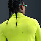 Playera de correr Dri-FIT UV de cierre de 1/4 para mujer Nike Swift
