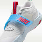 Nike Team Hustle D 12 Schuh (jüngere Kinder)