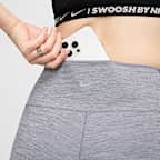 Shorts de ciclismo de tiro alto de 20 cm con bolsillos para mujer Nike One