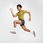 Shorts de correr Dri-FIT de 13 cm con forro de ropa interior para hombre Nike Stride