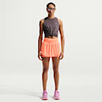 Shorts de correr de malla Dri-FIT 2 en 1 para mujer Nike Flow
