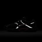 Γυναικεία παπούτσια Nike V5 RNR με ανακλαστικές λεπτομέρειες