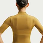 NikeSKIMS Weightless Camiseta de manga corta - Mujer