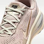 Nike Vomero 18 SE 女款路跑鞋