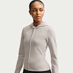 Nike Sportswear Chill Knit aansluitende damestop met lange mouwen en rits over de hele lengte