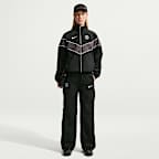 París Saint-Germain Windrunner Pantalón de fútbol de tejido Woven y talle alto Nike - Mujer