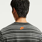 Nike Sportswear 男款條紋 T 恤