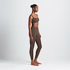 Leggings V-Line de 66 cm de tiro alto para mujer NikeSKIMS Matte