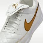 나이키 티엠포 레전드 SE 실내/코트 로우 탑 축구화