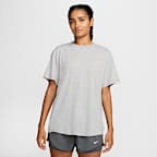 Playera de manga corta Dri-FIT para mujer Nike One Relaxed