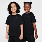 Conjunto de cuello redondo de dos piezas Nike para niños talla pequeña
