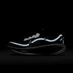 Nike Vomero 18 GORE-TEX Men's Waterproof Road Running Shoes with Reflective Design Accents