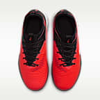 Tacos de fútbol para cancha cubierta para niños grandes Nike Jr. Phantom 6 Low Academy
