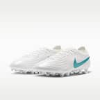 Chaussure de foot basse à crampons pour terrain synthétique Nike Tiempo Maestro Elite