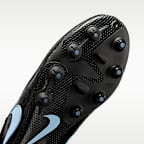 Tacos de fútbol de corte low para terreno duro Nike Tiempo Maestro Academy