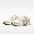 Nike V5 RNR Zapatillas con detalles de diseño reflectante - Mujer