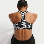 Bra deportivo con estampado con almohadilla de media sujeción para mujer Nike Swoosh