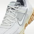 Nike Zoom Vomero 5 Women's Shoes with Reflective Design Accents