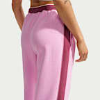 Pants deportivos de tiro medio para mujer Nike Studio Fleece Medium Weight "Nike Run Club"