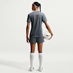Shorts de fútbol Dri-FIT de 10 cm para mujer Nike Academy
