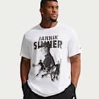 Playera de tenis con gráfico NikeCourt Dri-FIT para hombre Jannik Sinner