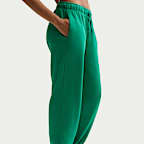 Nike Sportswear Club Fleece Pantalones de entrenamiento oversized de tiro medio para mujer