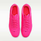 Tacos de futbol de corte low para terrenos múltiples Nike Tiempo Maestro Club