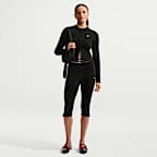 Nike Sportswear Chill Jersey eng anliegende Capri-Leggings mit hohem Bund (Damen)